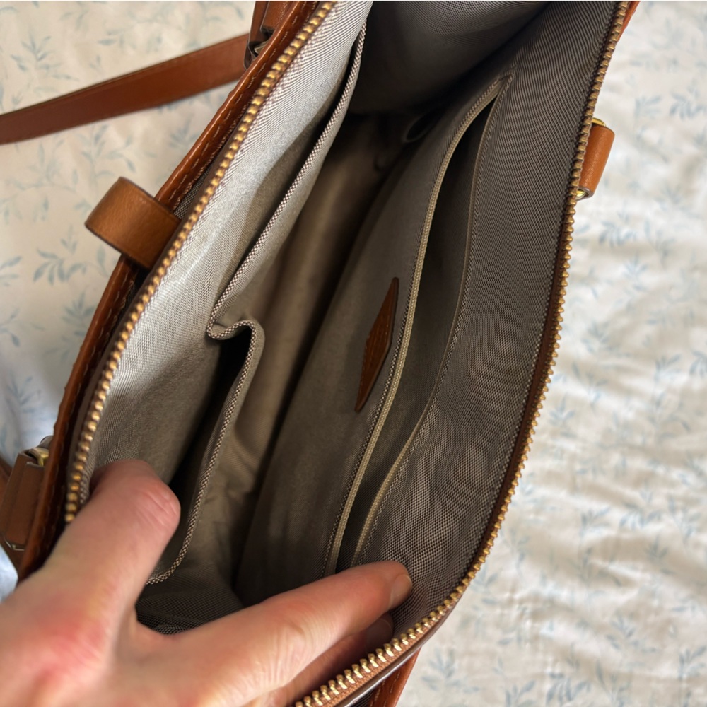 Fossil Leather crossbody - Picture 4 of 6